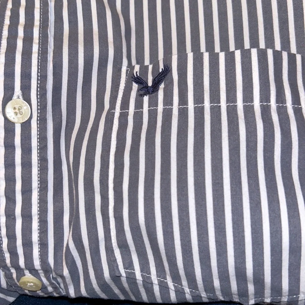 Lot of 2 AMERICAN🦅EAGLE Button Down SHIRTS Mens Large🦅1 Plaid & 1 Gray Striped - Picture 5 of 11